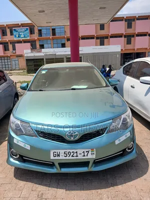 Toyota Camry LE 4dr Sedan w/Prod. End 11/13 (2.5L 4cyl 6A) 2014 Green