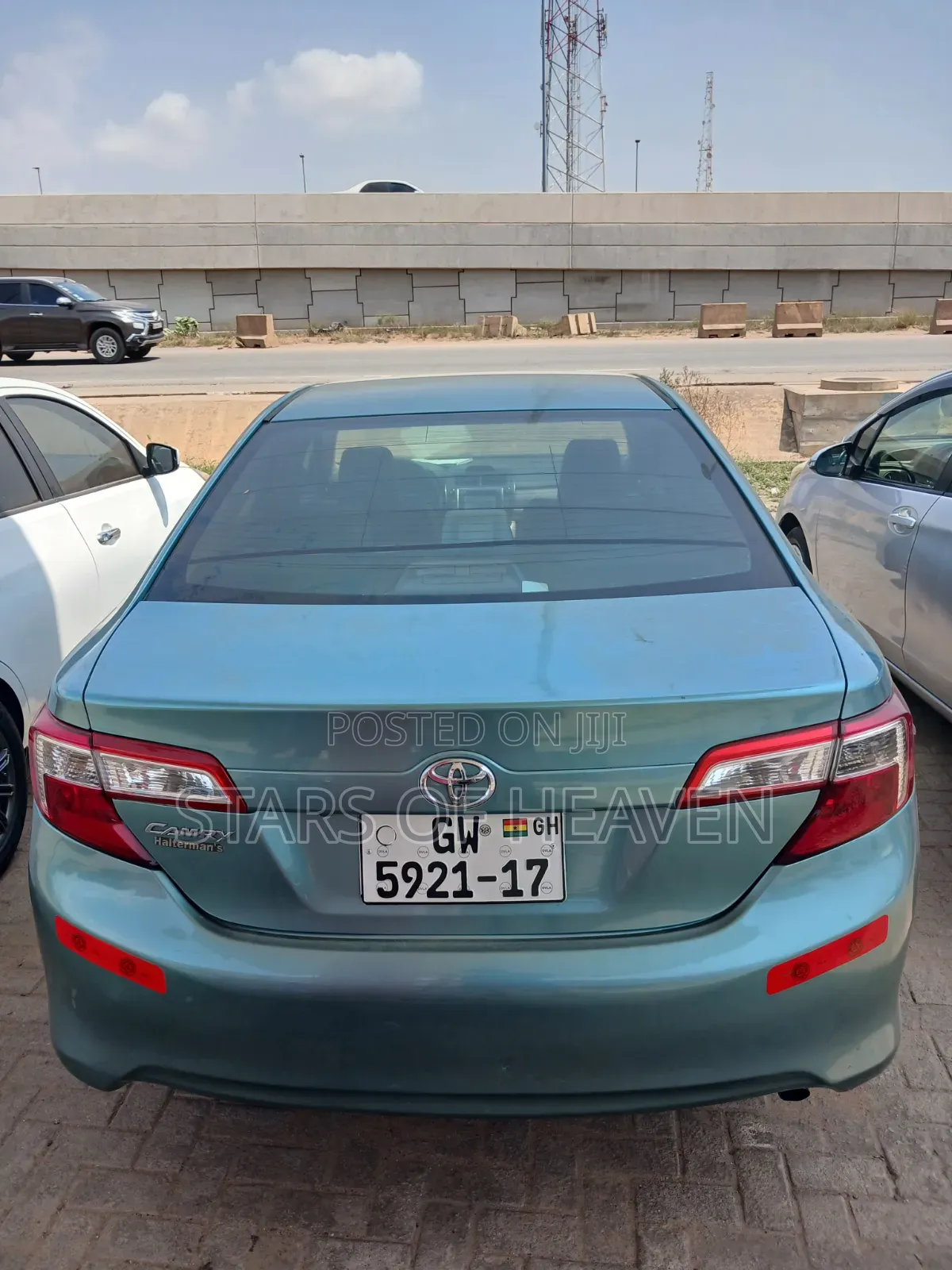 Toyota Camry LE 4dr Sedan w/Prod. End 11/13 (2.5L 4cyl 6A) 2014 Green