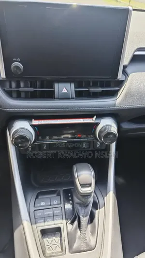 Toyota RAV4 XLE 2025 Black
