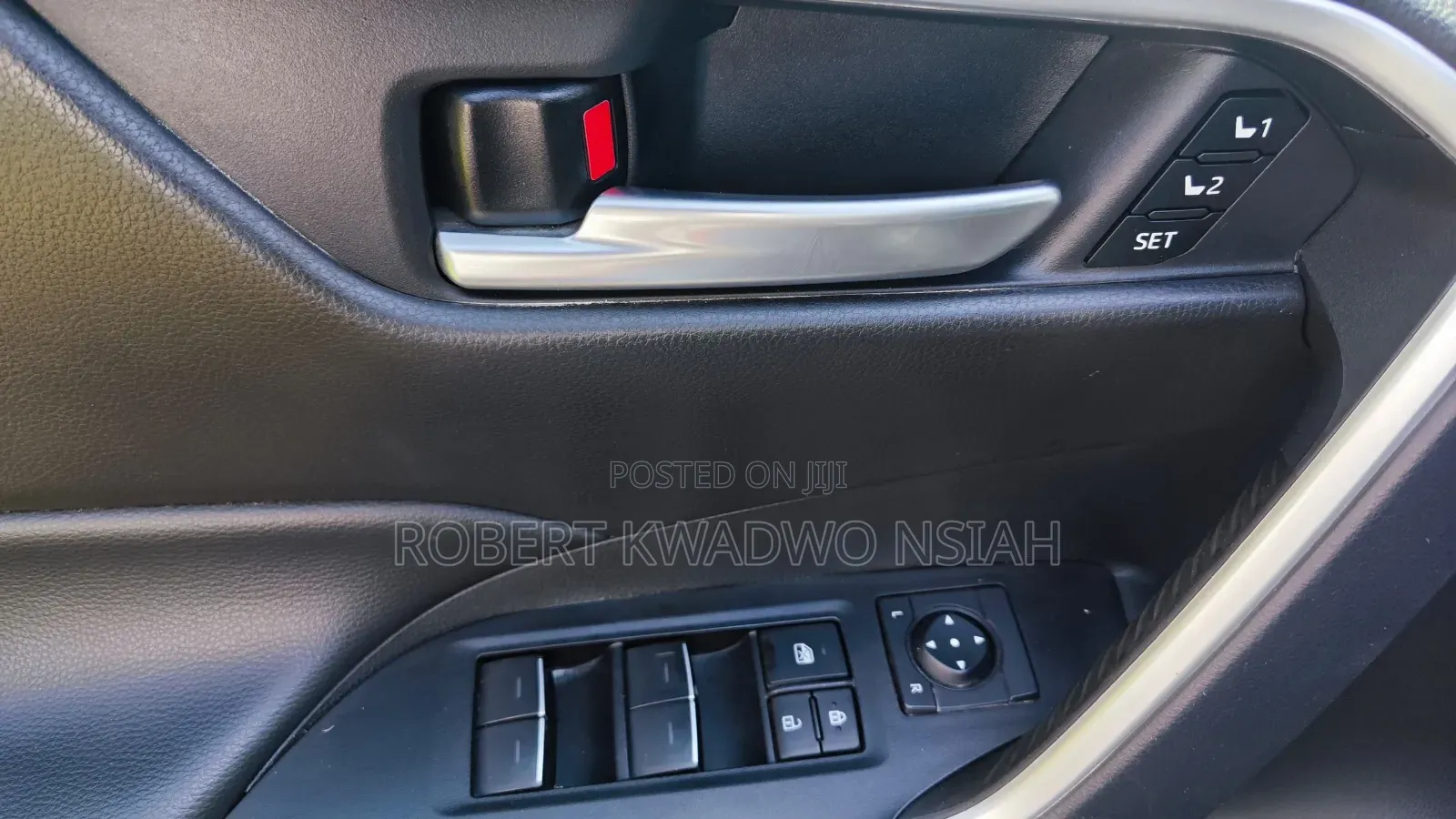 Toyota RAV4 XLE 2025 Black