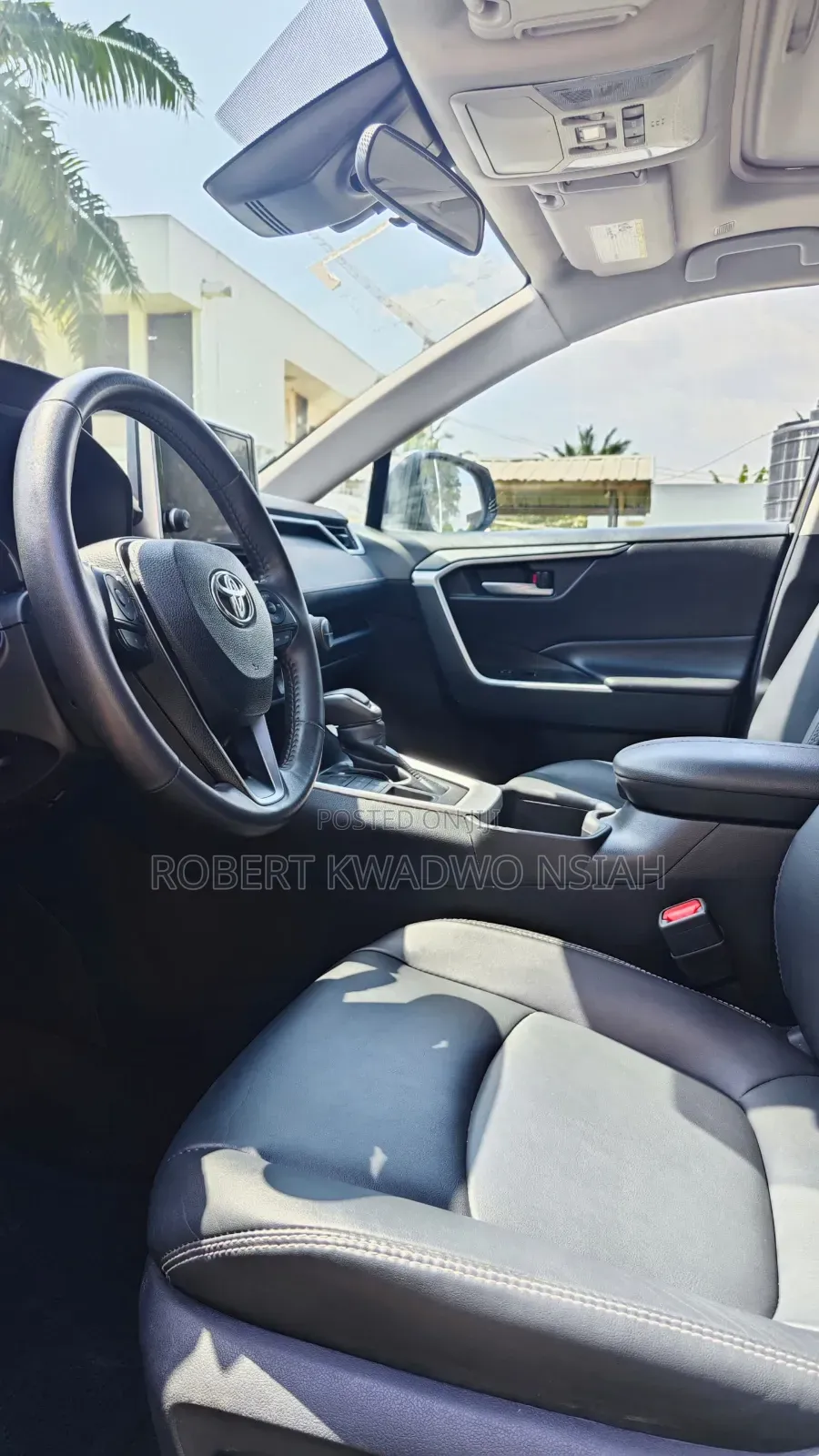 Toyota RAV4 XLE 2025 Black