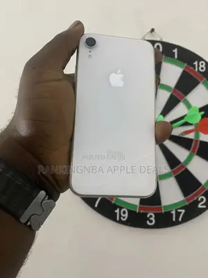 Apple iPhone XR 64 GB White