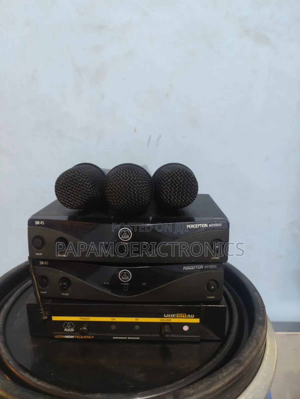 AKG Perception Wireless Vocal Microphone System