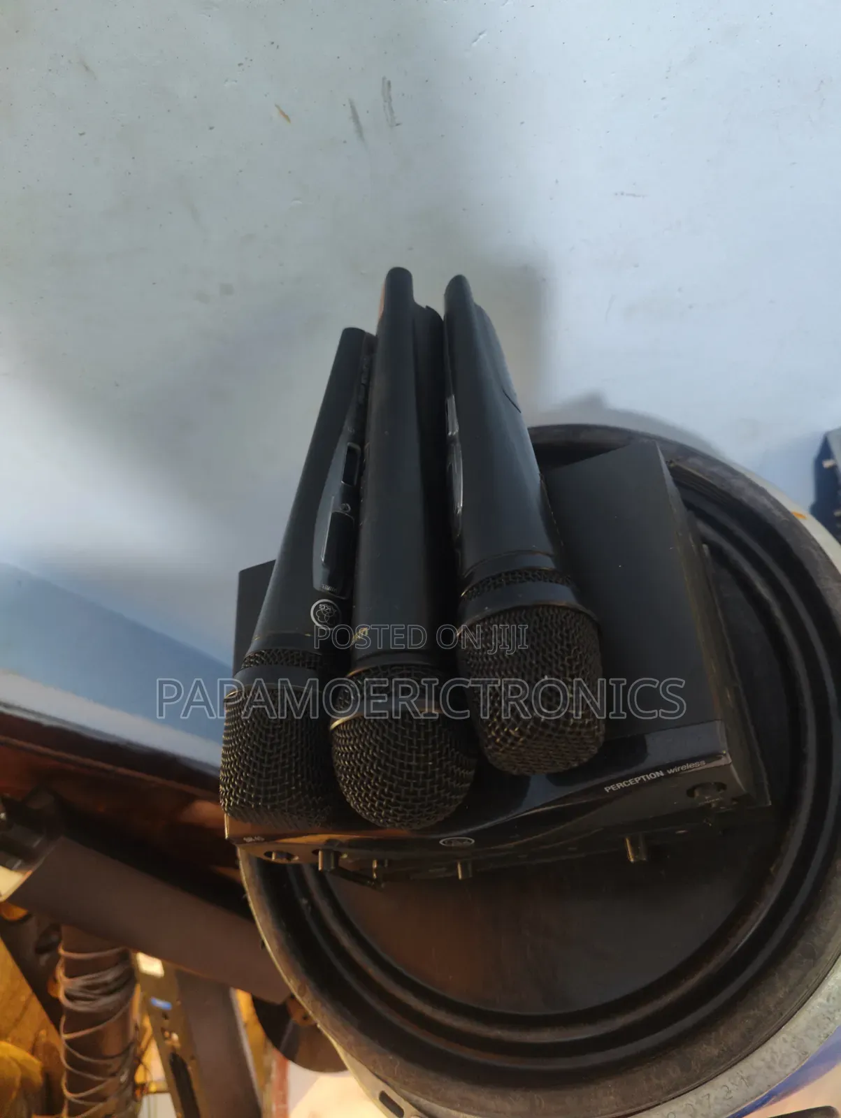 AKG Perception Wireless Vocal Microphone System