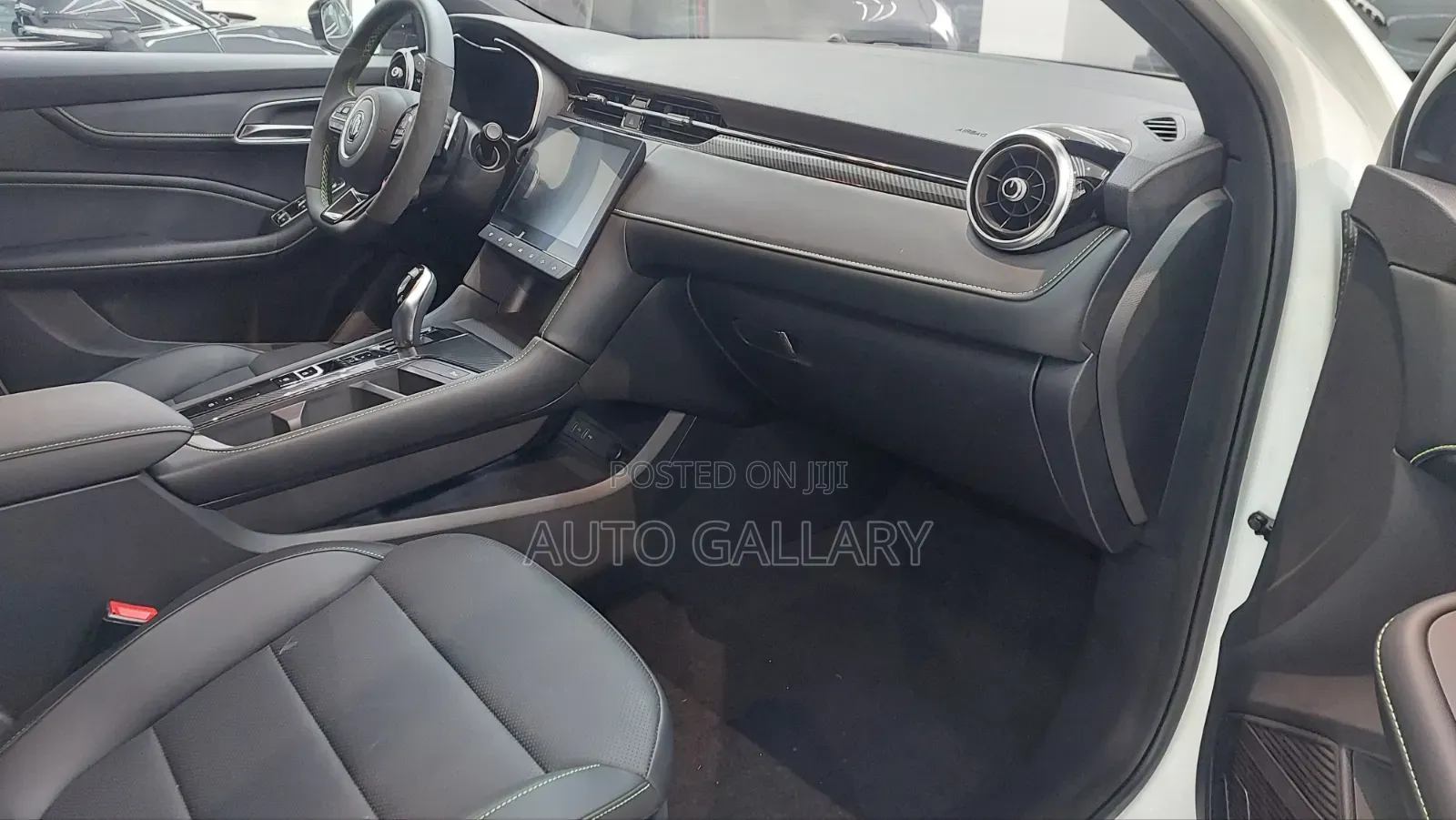 New MG MG5 Luxury 1.5 CVT 2026 White
