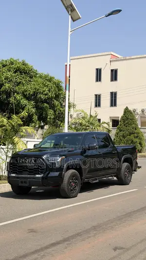 Toyota Tundra Hybrid 2024 Black