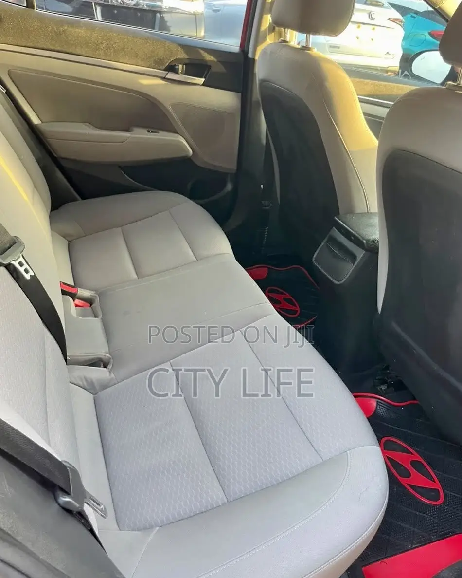Hyundai Elantra 2020 Red