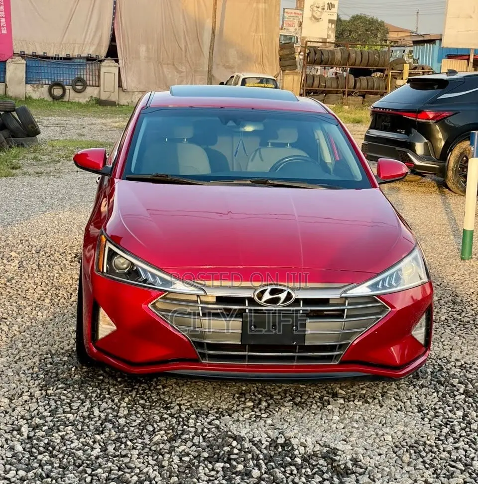 Hyundai Elantra 2020 Red