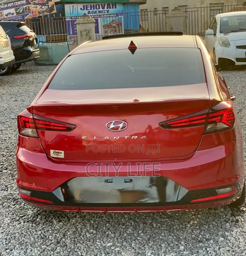 Hyundai Elantra 2020 Red