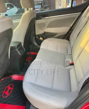 Hyundai Elantra 2020 Red