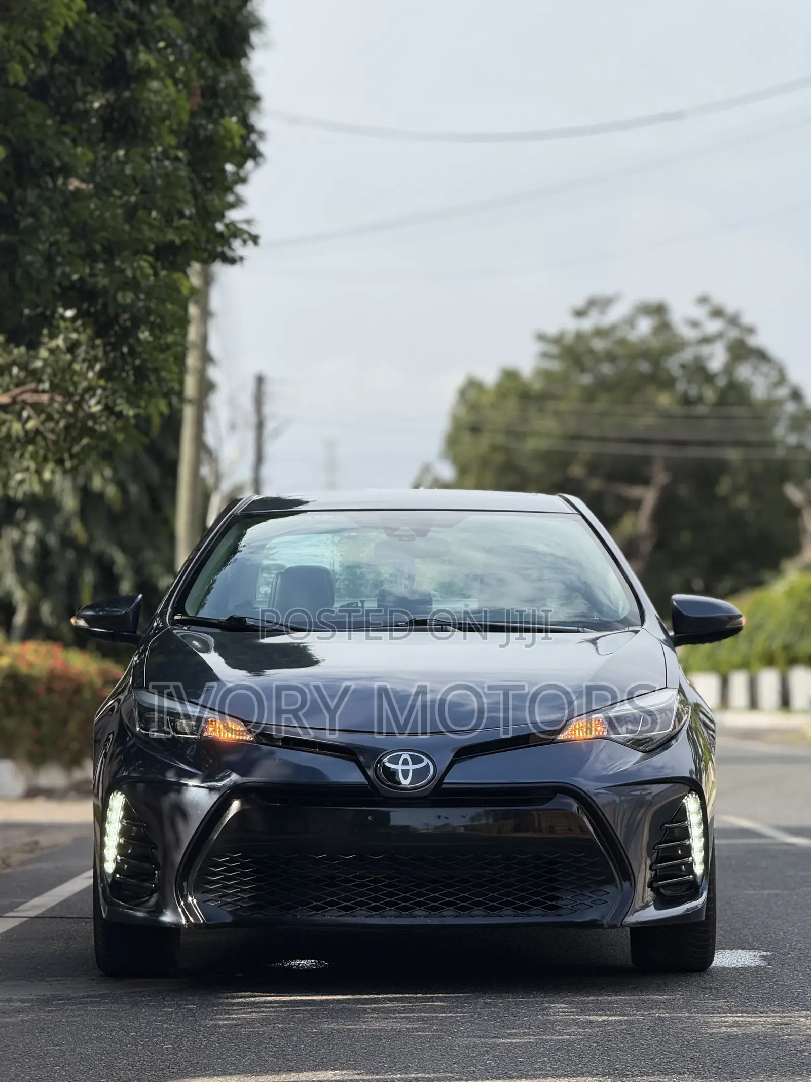 Toyota Corolla XSE 4dr Sedan (1.8L 4cyl CVT) 2017 Gray