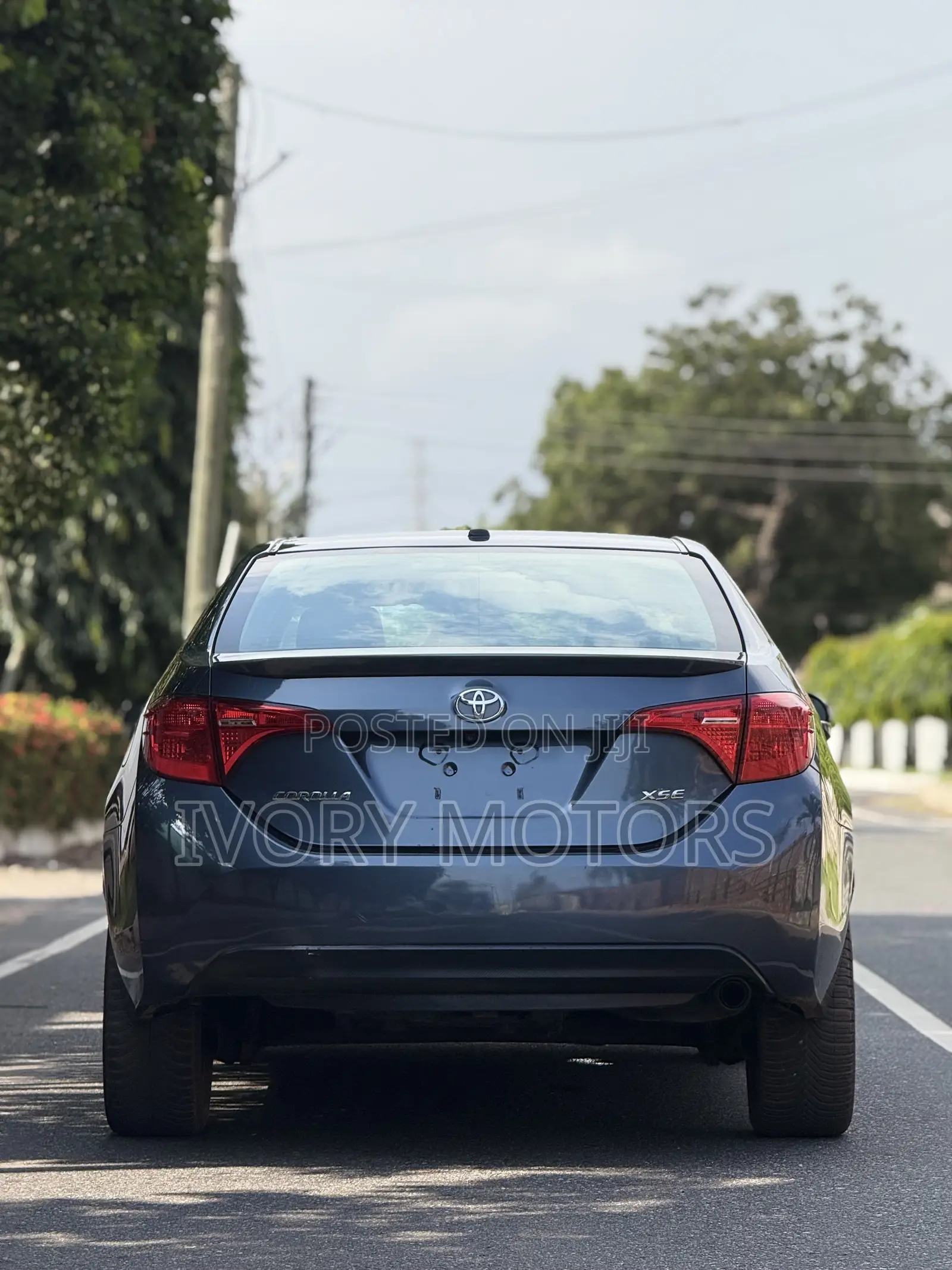 Toyota Corolla XSE 4dr Sedan (1.8L 4cyl CVT) 2017 Gray