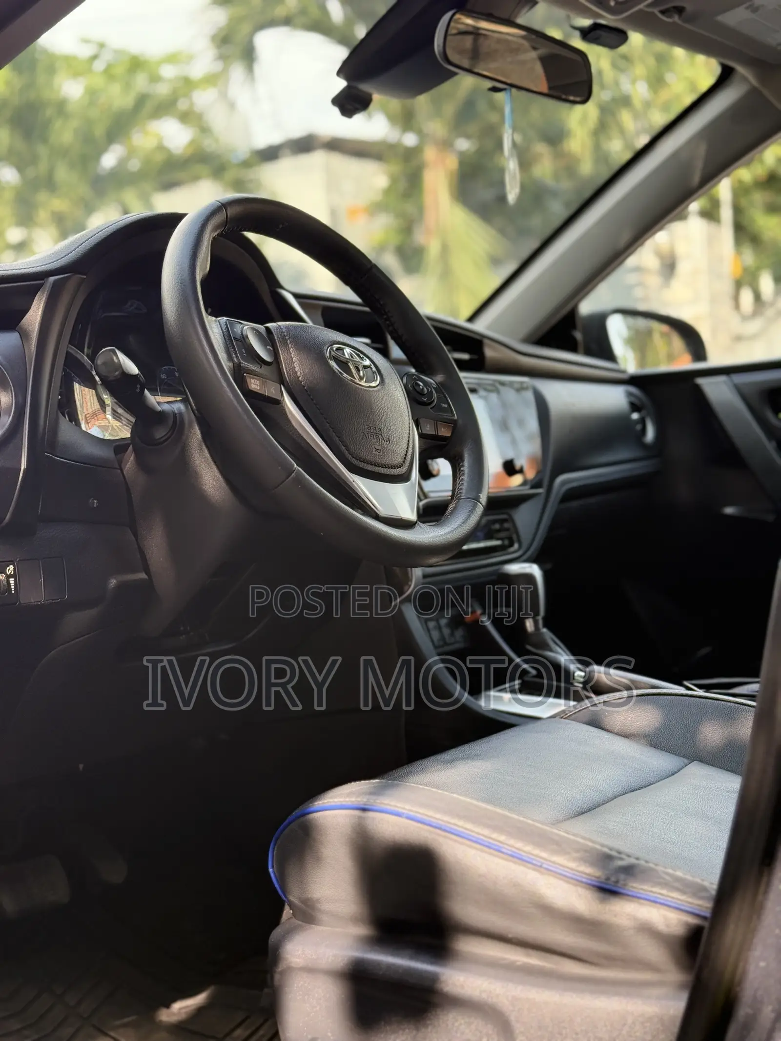 Toyota Corolla XSE 4dr Sedan (1.8L 4cyl CVT) 2017 Gray