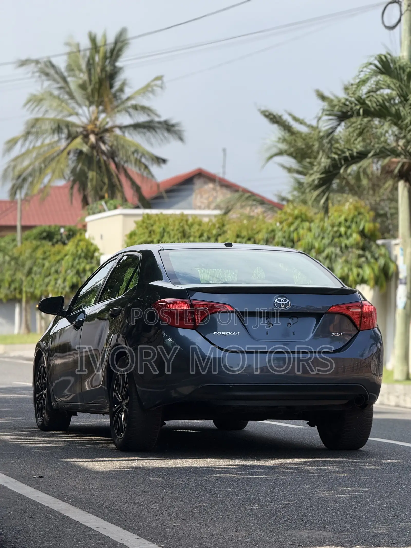 Toyota Corolla XSE 4dr Sedan (1.8L 4cyl CVT) 2017 Gray