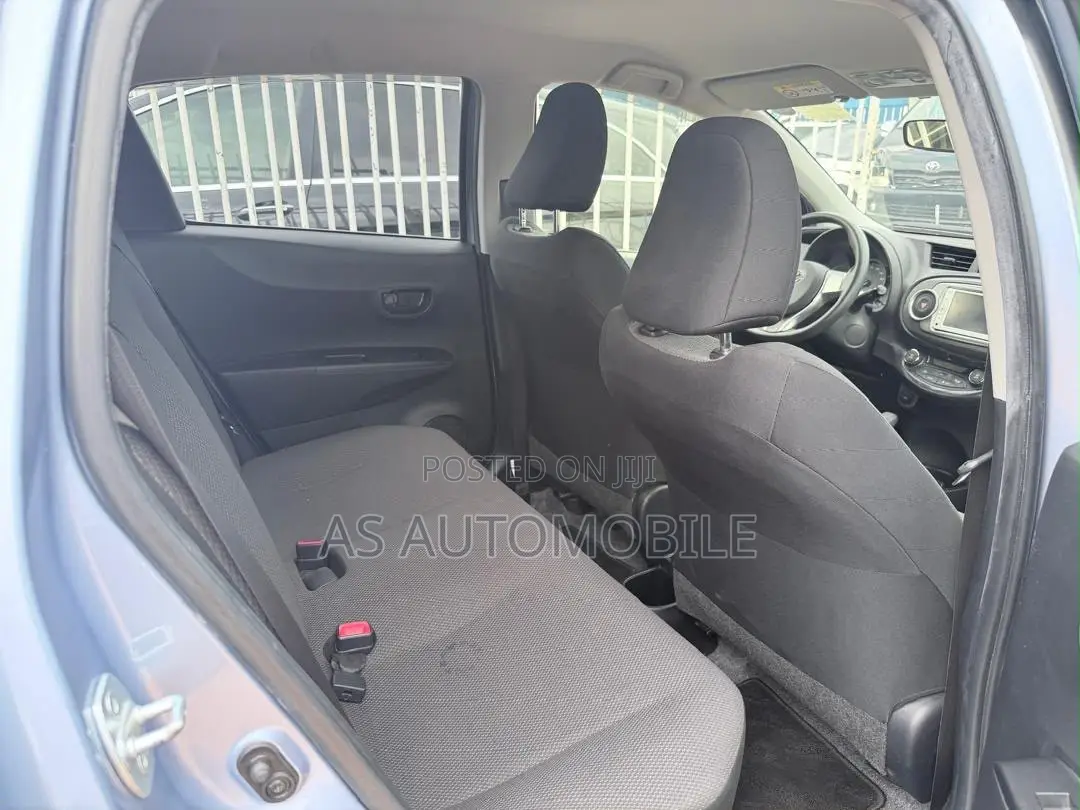 Toyota Vitz 1.3 FWD 5dr 2013 Blue