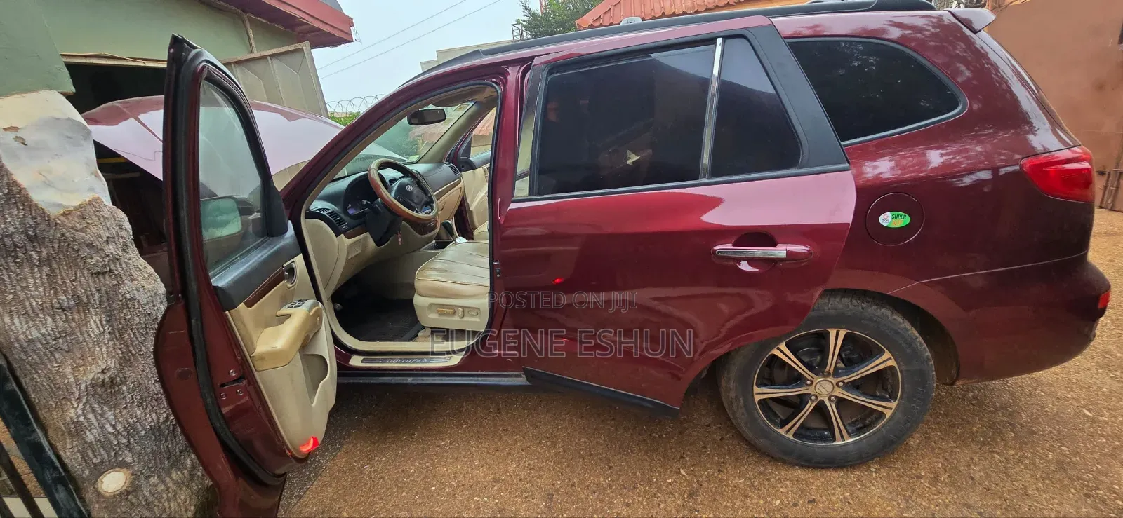 Hyundai Santa Fe 2011 Red