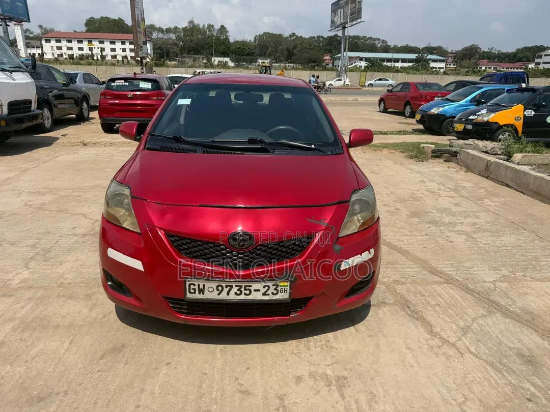 Toyota Yaris 2012 Burgundy