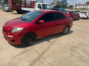 Toyota Yaris 2012 Burgundy
