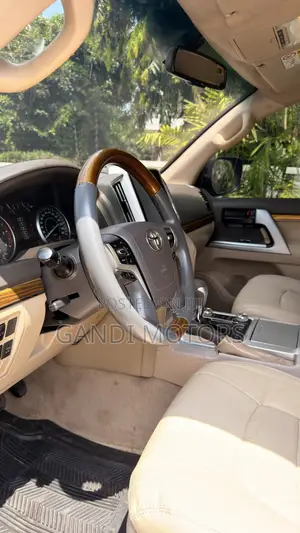 Toyota Land Cruiser 4.5 V8 GX-R 2014 Black