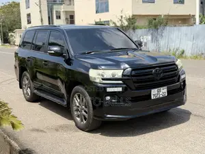 Toyota Land Cruiser 5.7 V8 2014 Black