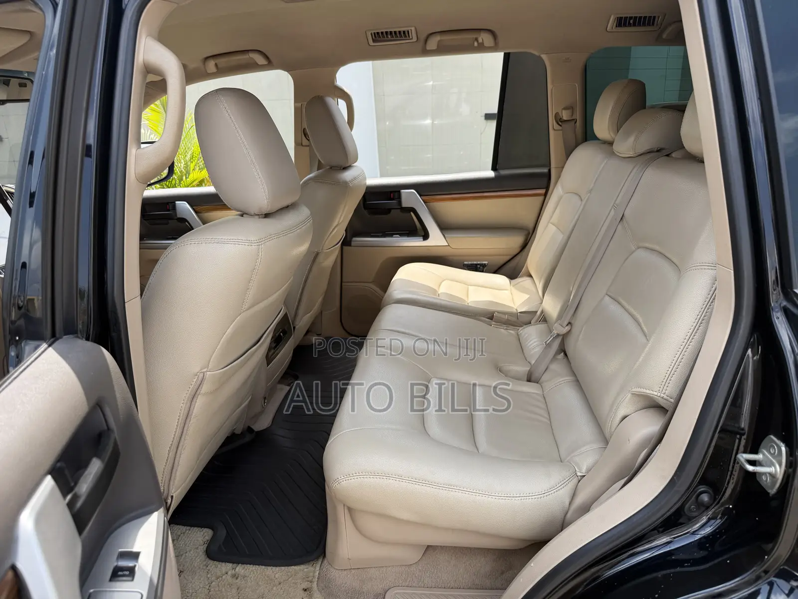 Toyota Land Cruiser 5.7 V8 2014 Black