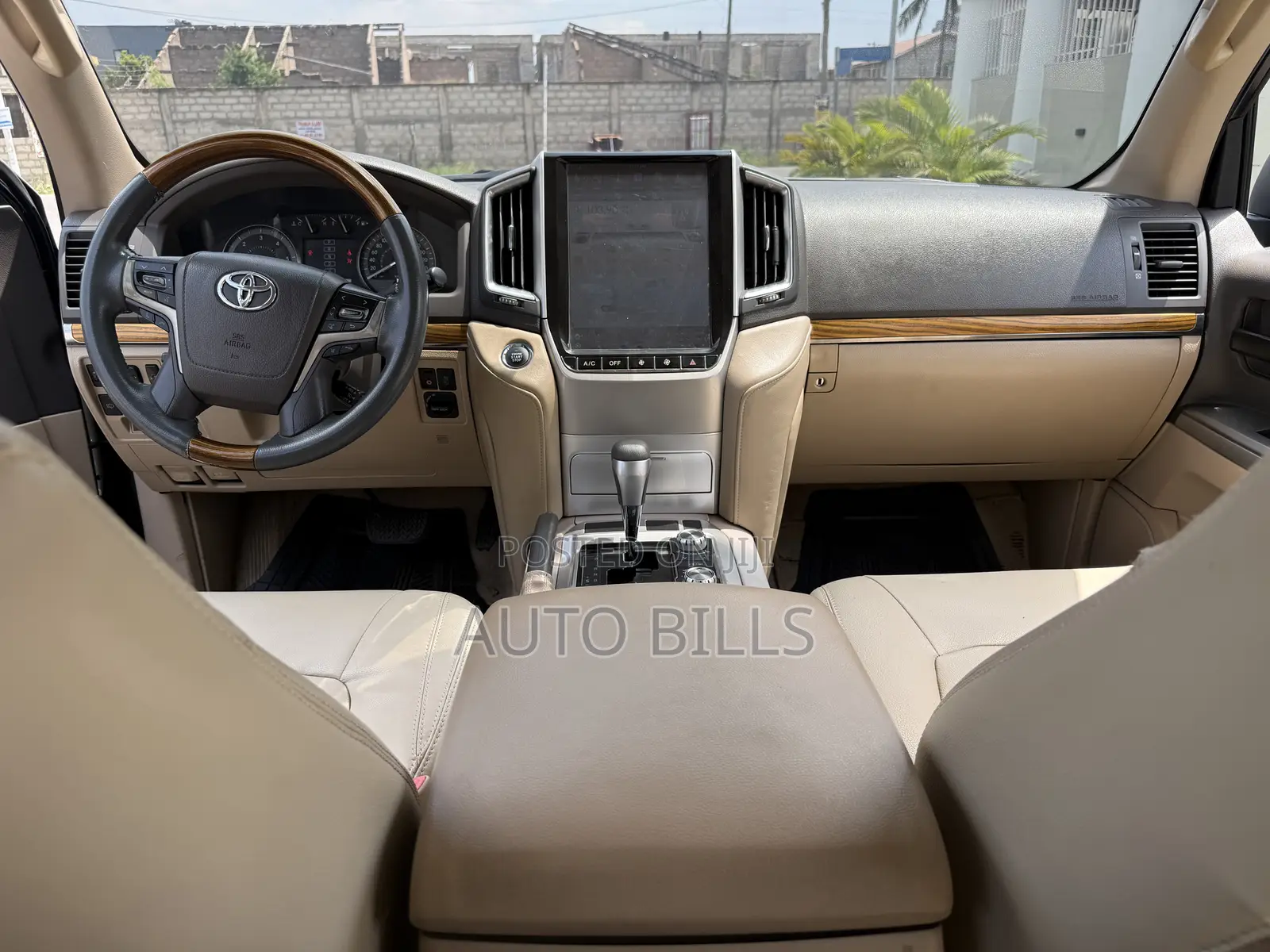 Toyota Land Cruiser 5.7 V8 2014 Black