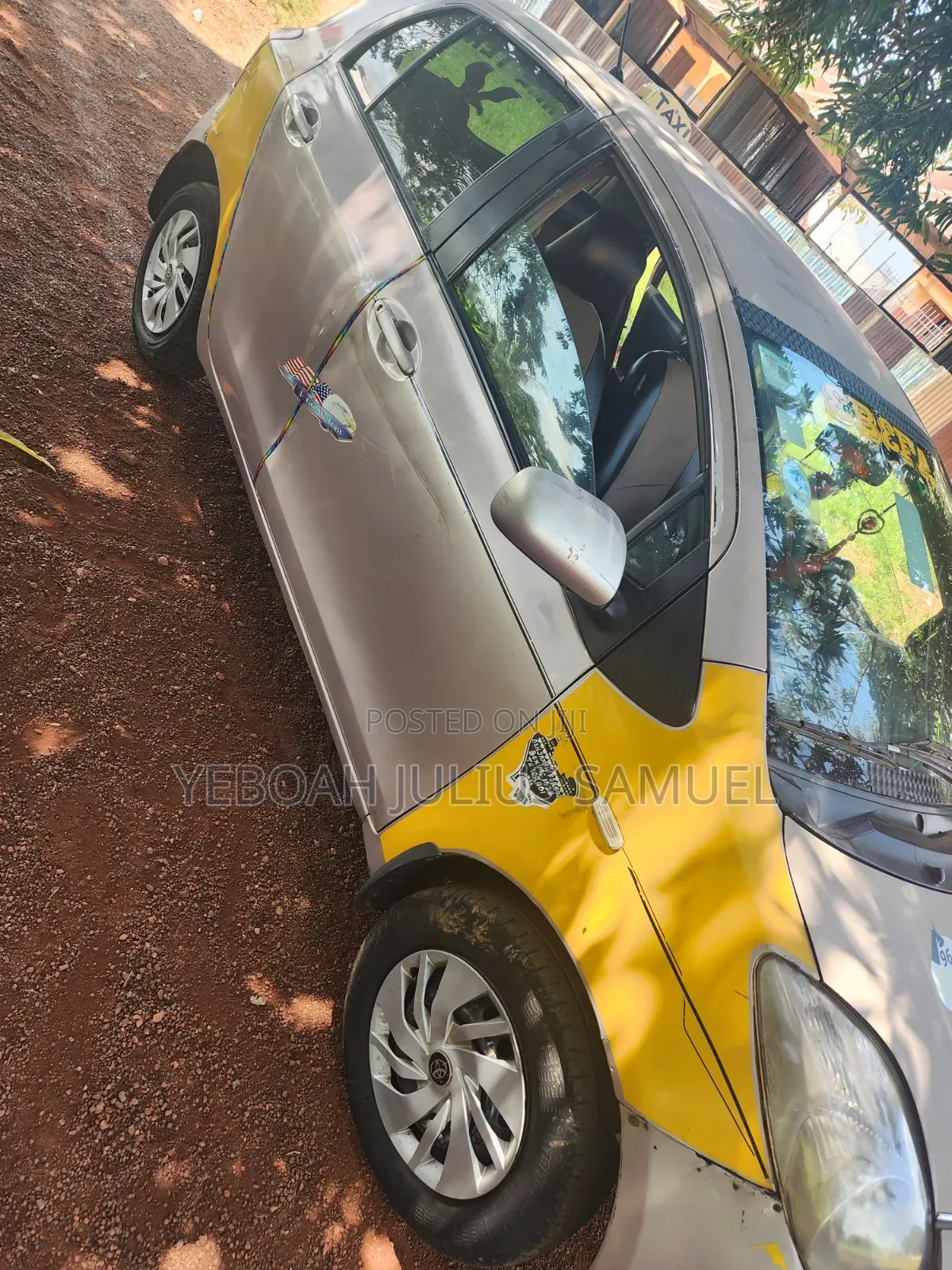 Toyota Vitz 1.3 AWD 5dr 2010 Silver