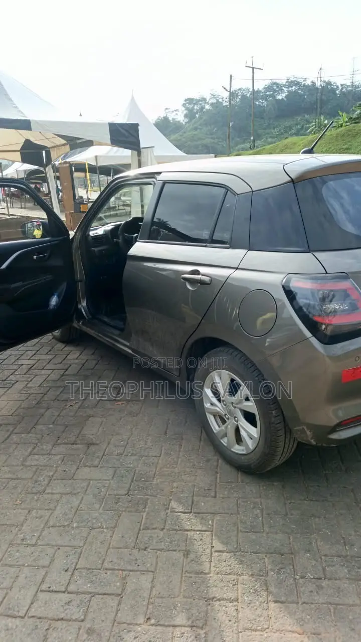 New Suzuki Swift 2025 Gray
