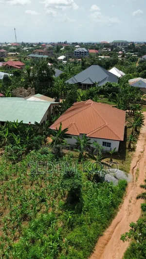 4bdrm House in Koforidua Mile 50, New-Juaben Municipal for sale