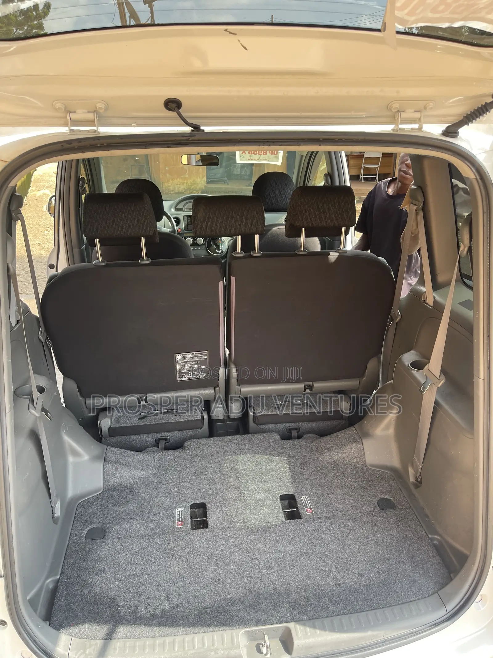 Toyota Sienta 1.5 FWD 2013 White