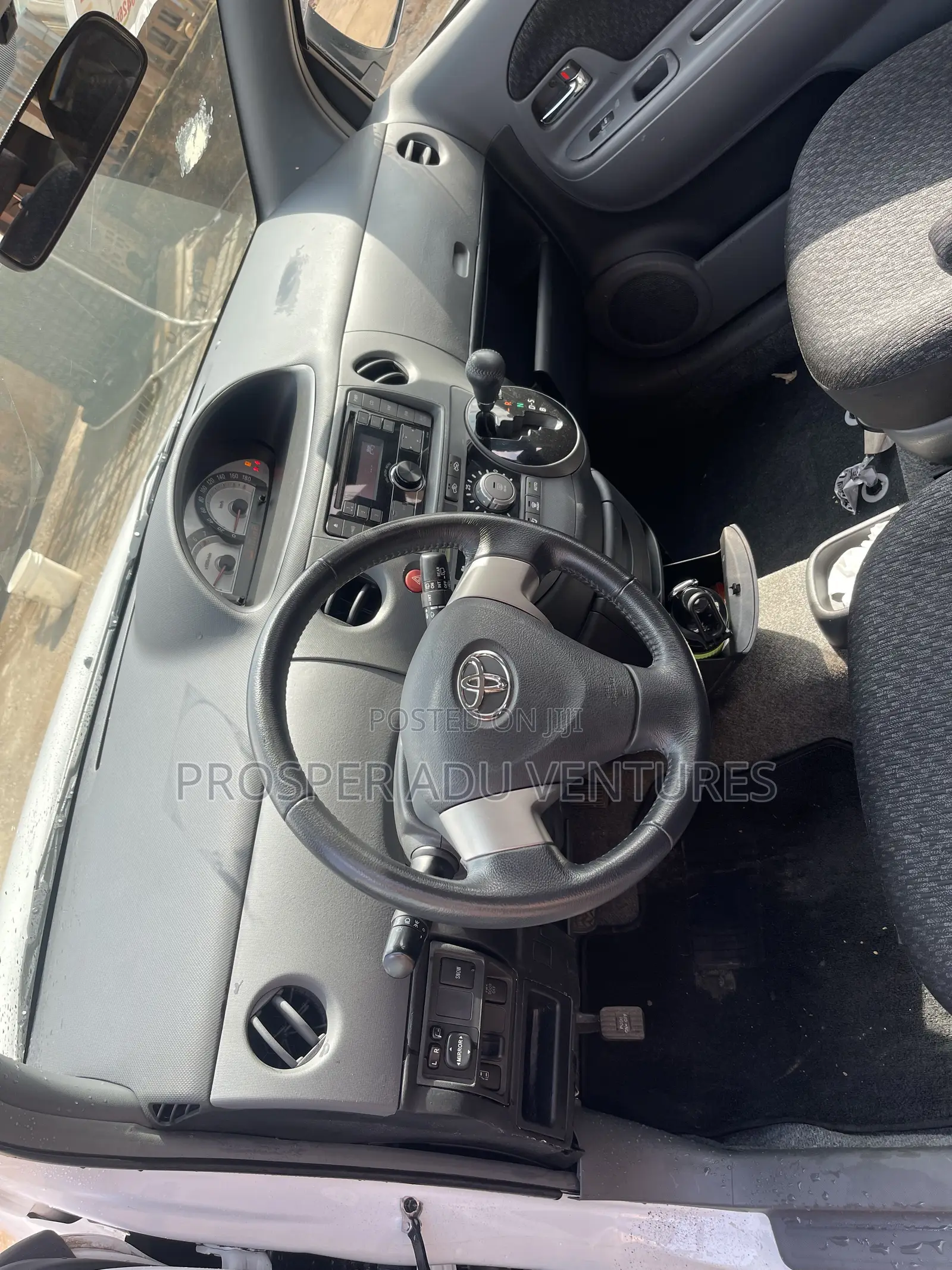 Toyota Sienta 1.5 FWD 2013 White