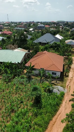 4bdrm House in Koforidua Mile 50, New-Juaben Municipal for sale