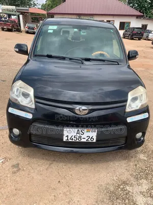 Toyota Sienta 1.5 FWD 2014 Black