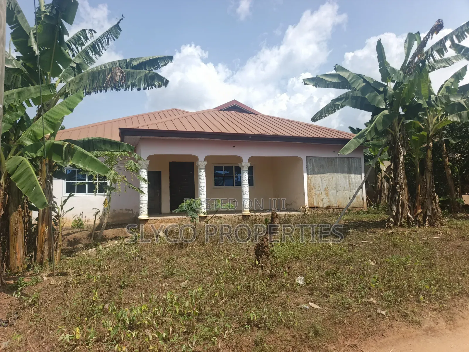 4bdrm House in Koforidua Mile 50, New-Juaben Municipal for sale