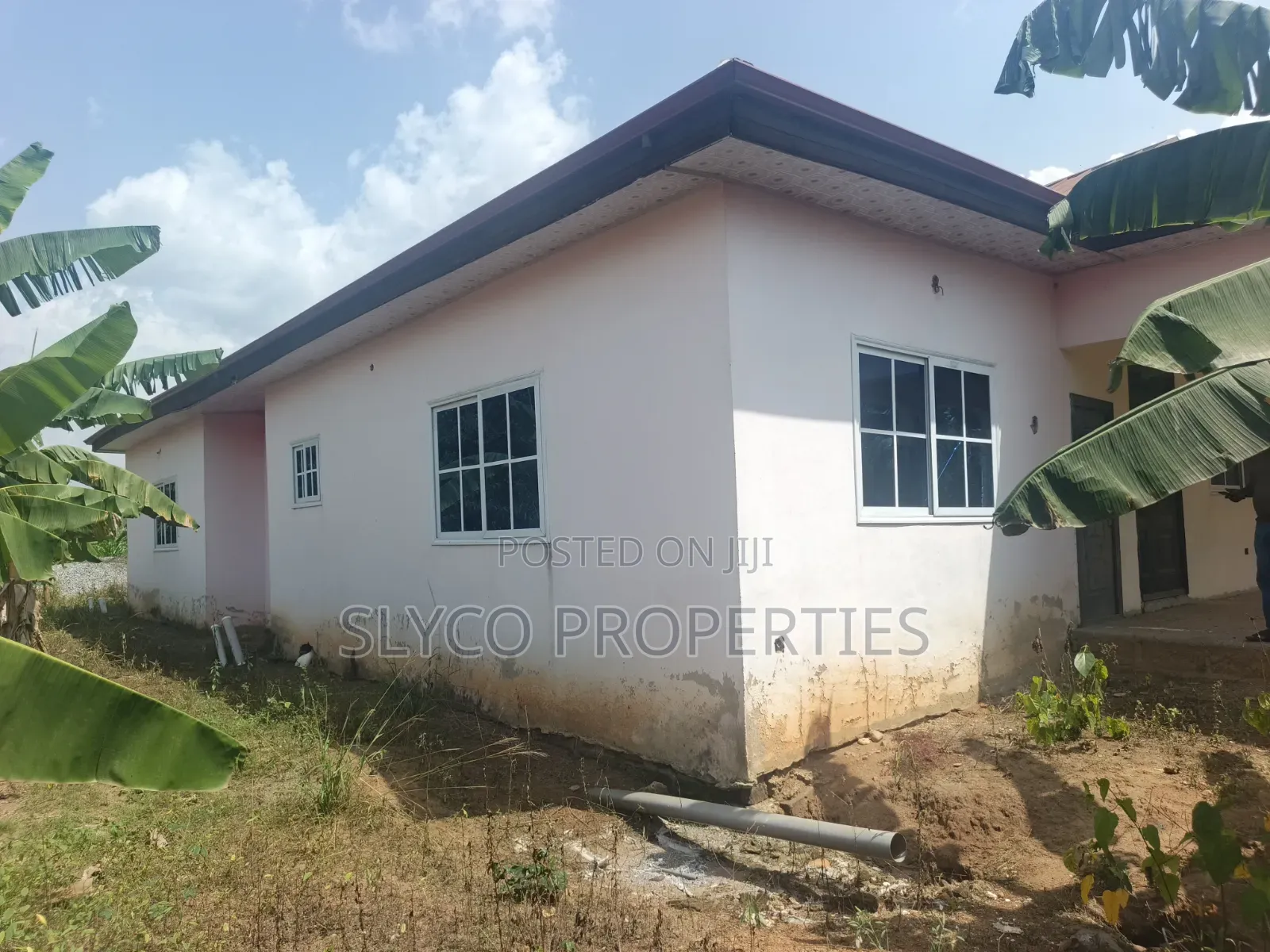 4bdrm House in Koforidua Mile 50, New-Juaben Municipal for sale