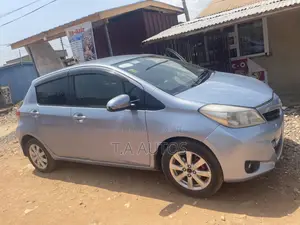 Toyota Vitz 1.3 AWD 3dr 2013 Green