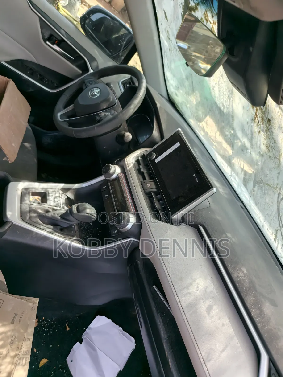 Toyota RAV4 XLE 2025 Brown