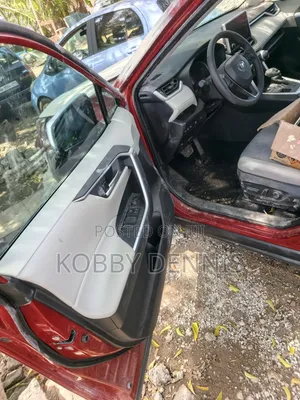 Toyota RAV4 XLE 2025 Brown