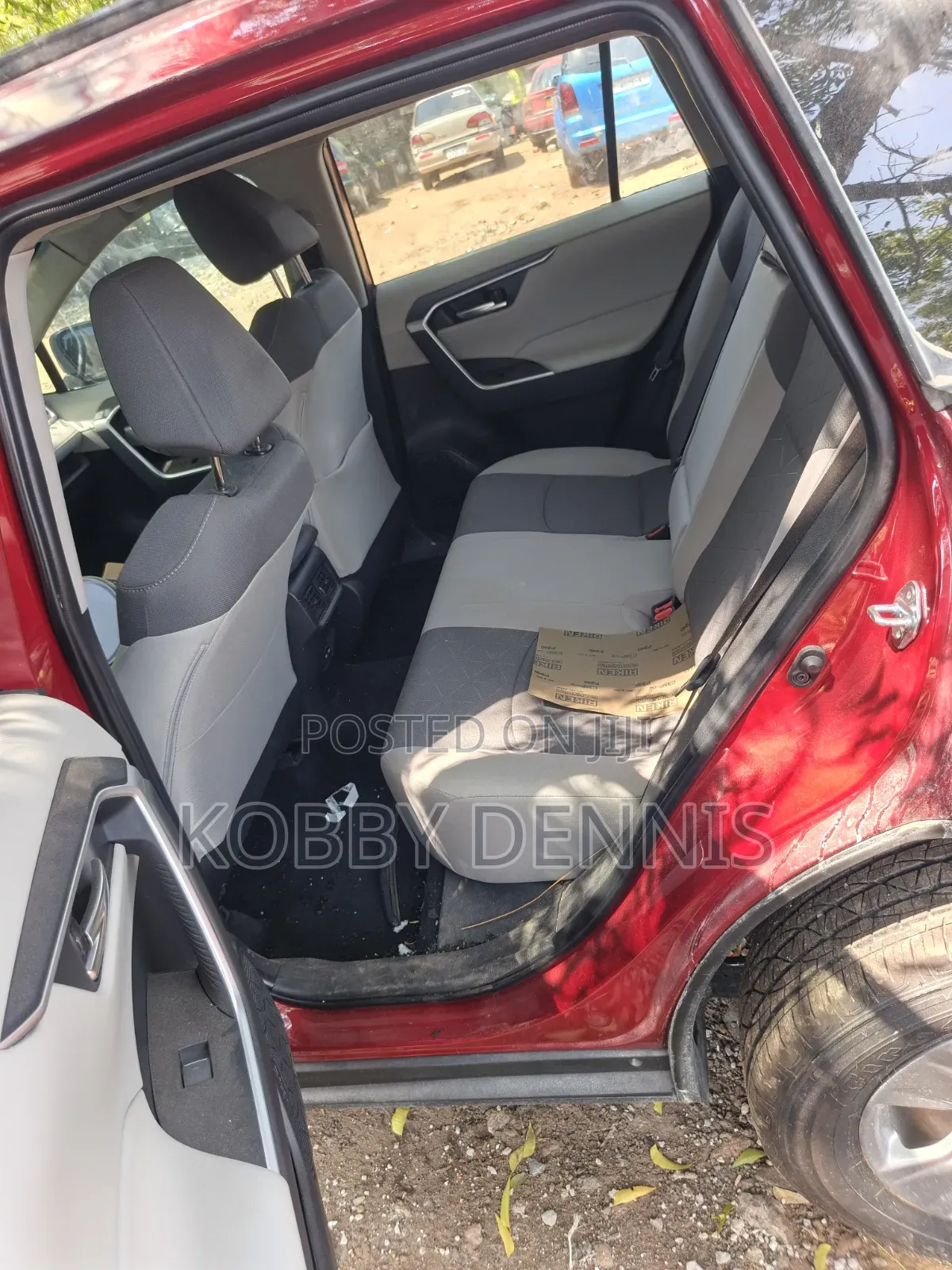 Toyota RAV4 XLE 2025 Brown