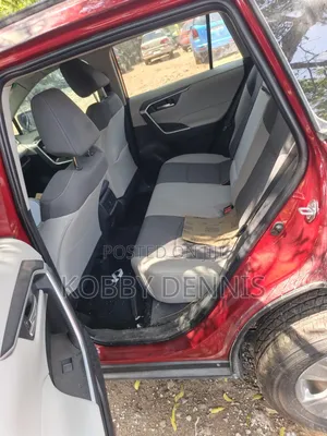 Toyota RAV4 XLE 2025 Brown