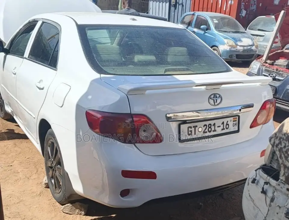 Toyota Corolla 2010 White