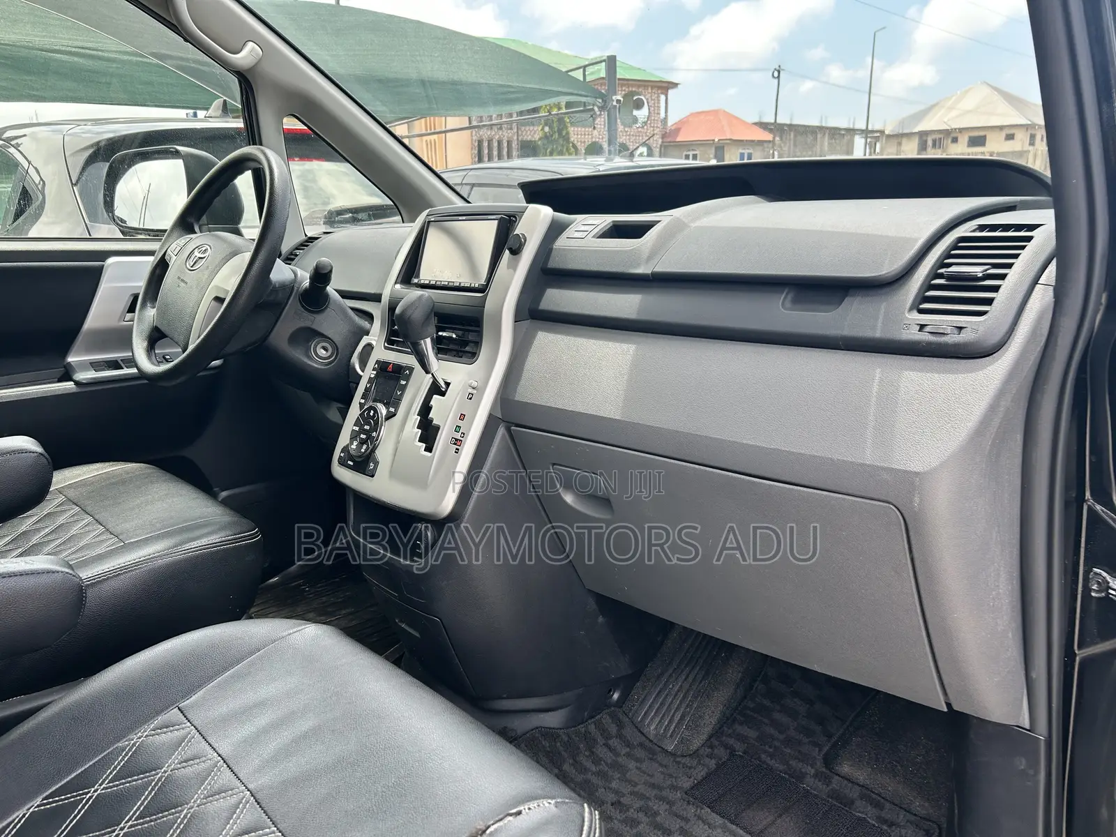 Toyota Voxy V 2WD 8-Seater 2013 Black