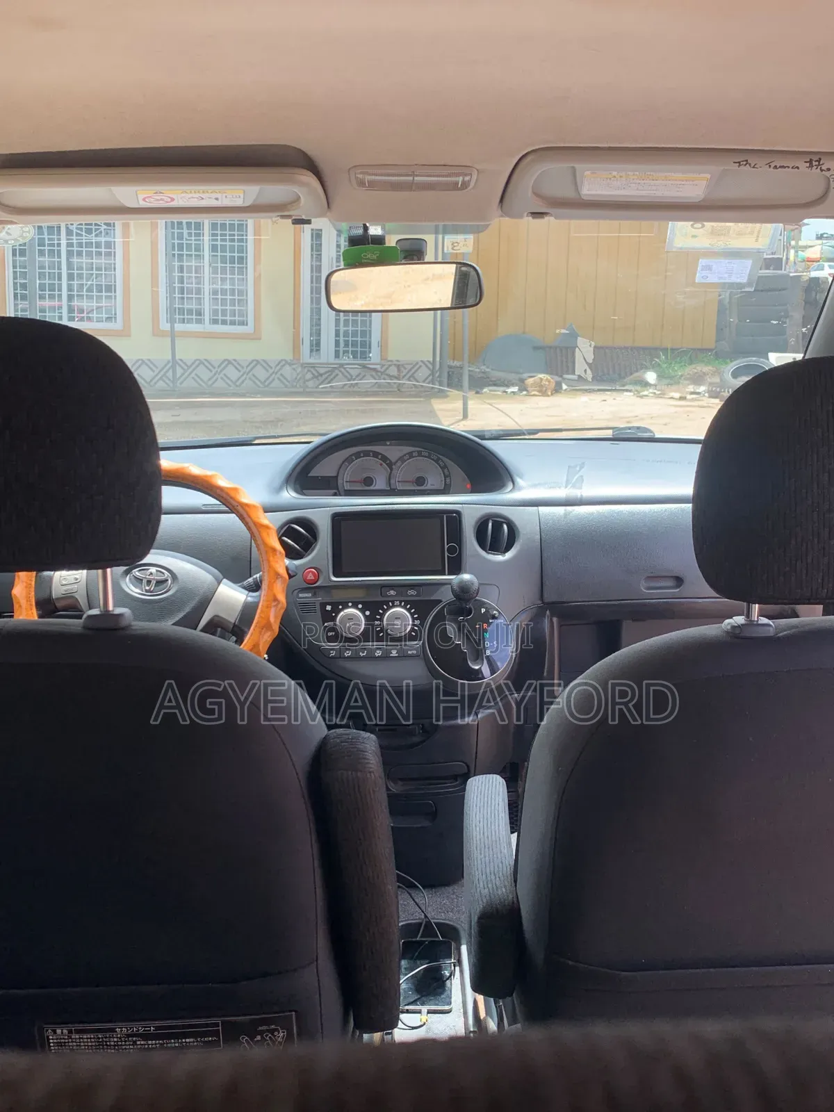 Toyota Sienta 1.5 FWD 2014 Black
