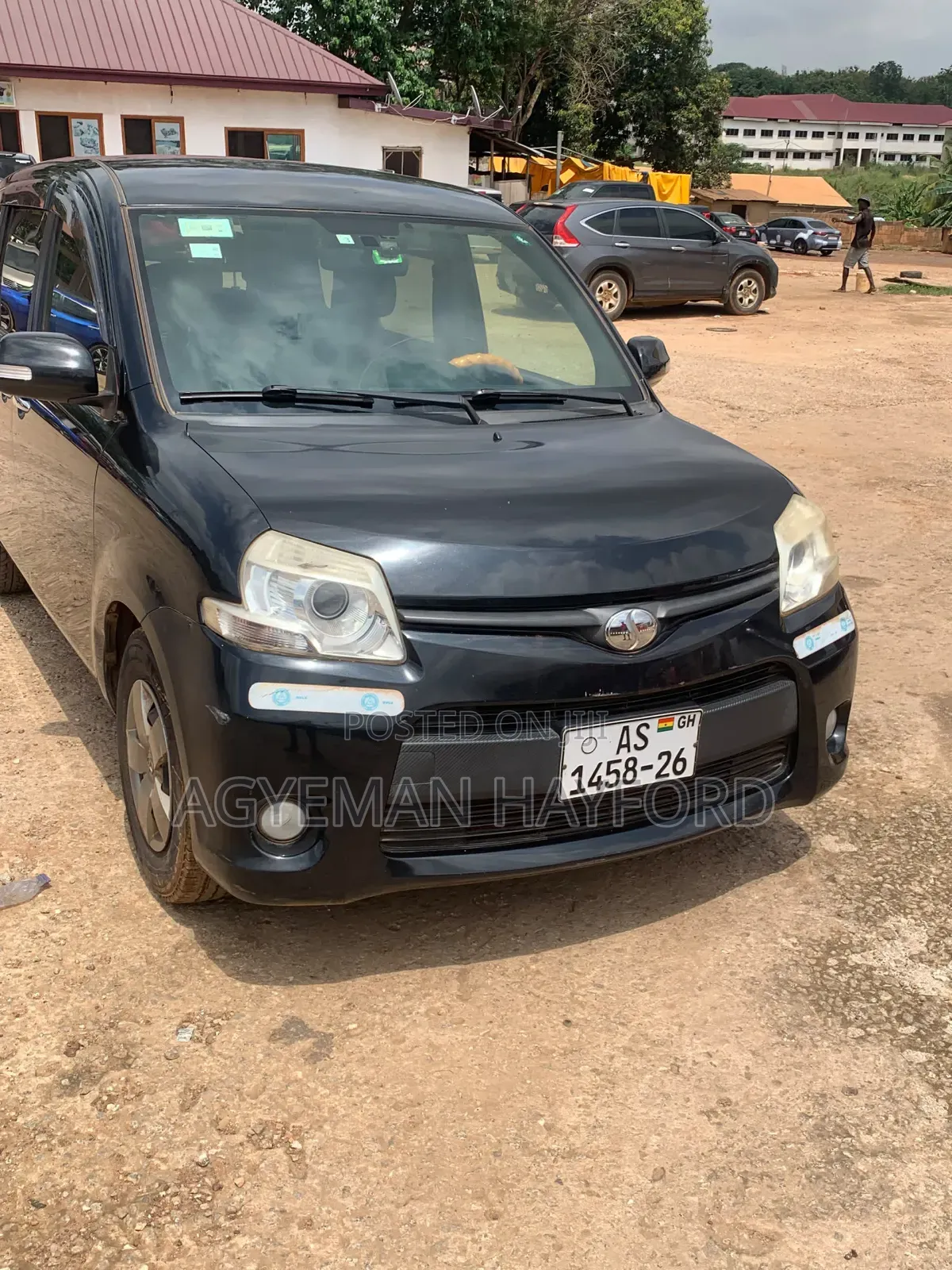 Toyota Sienta 1.5 FWD 2014 Black