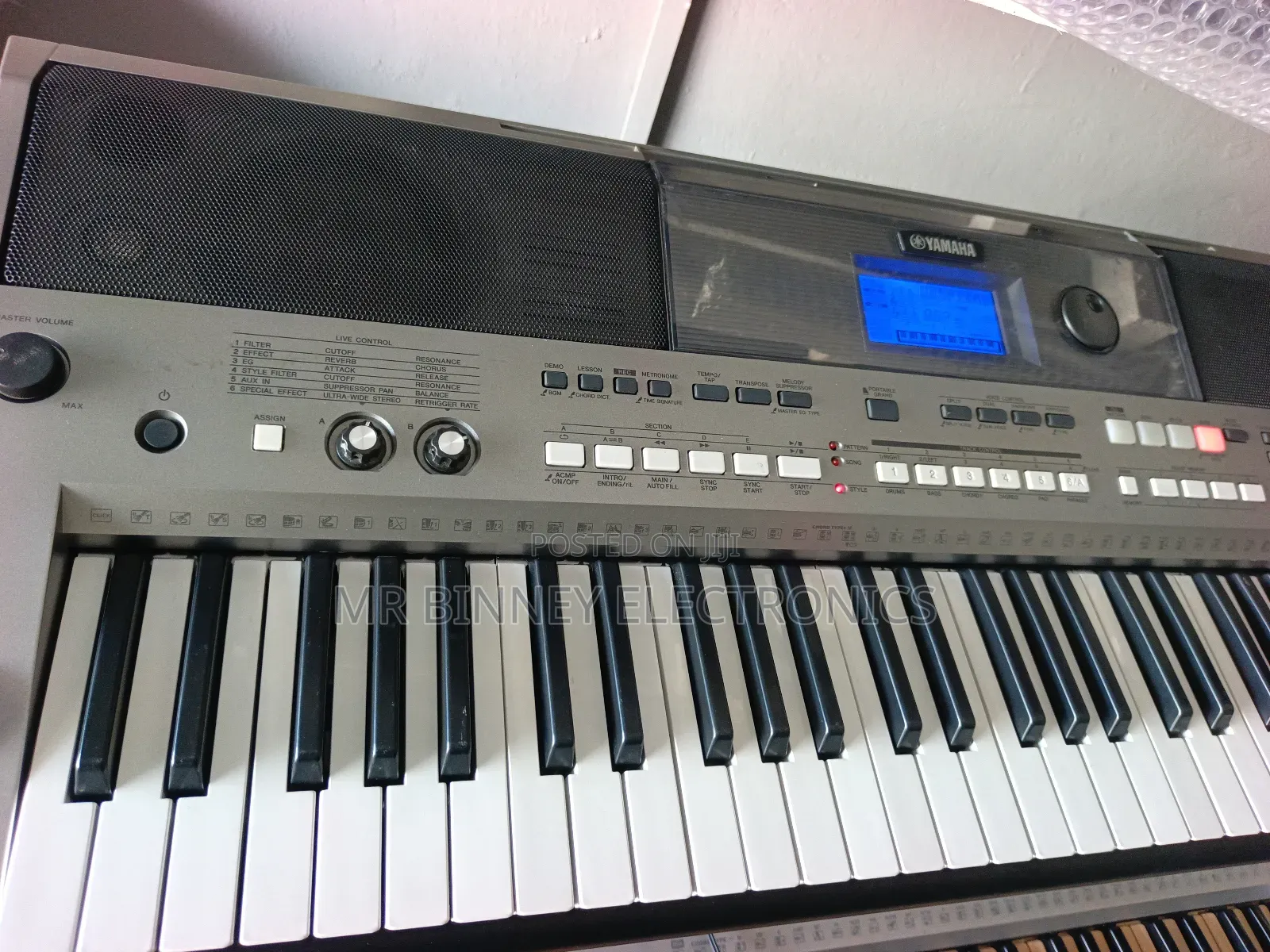 Yamaha PSR E443