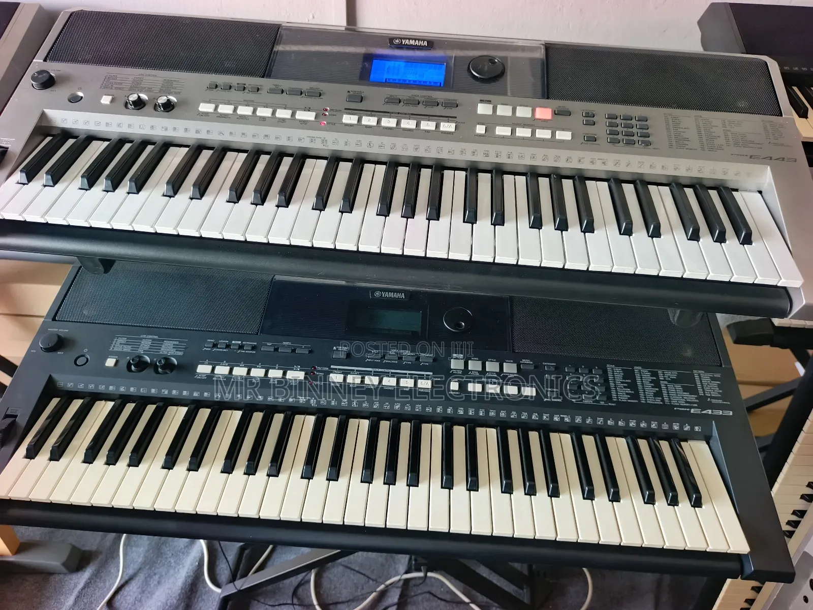 Yamaha PSR E443
