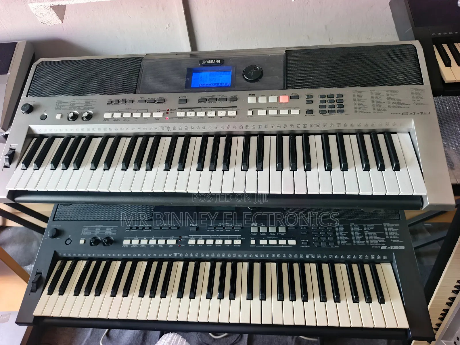 Yamaha PSR E443