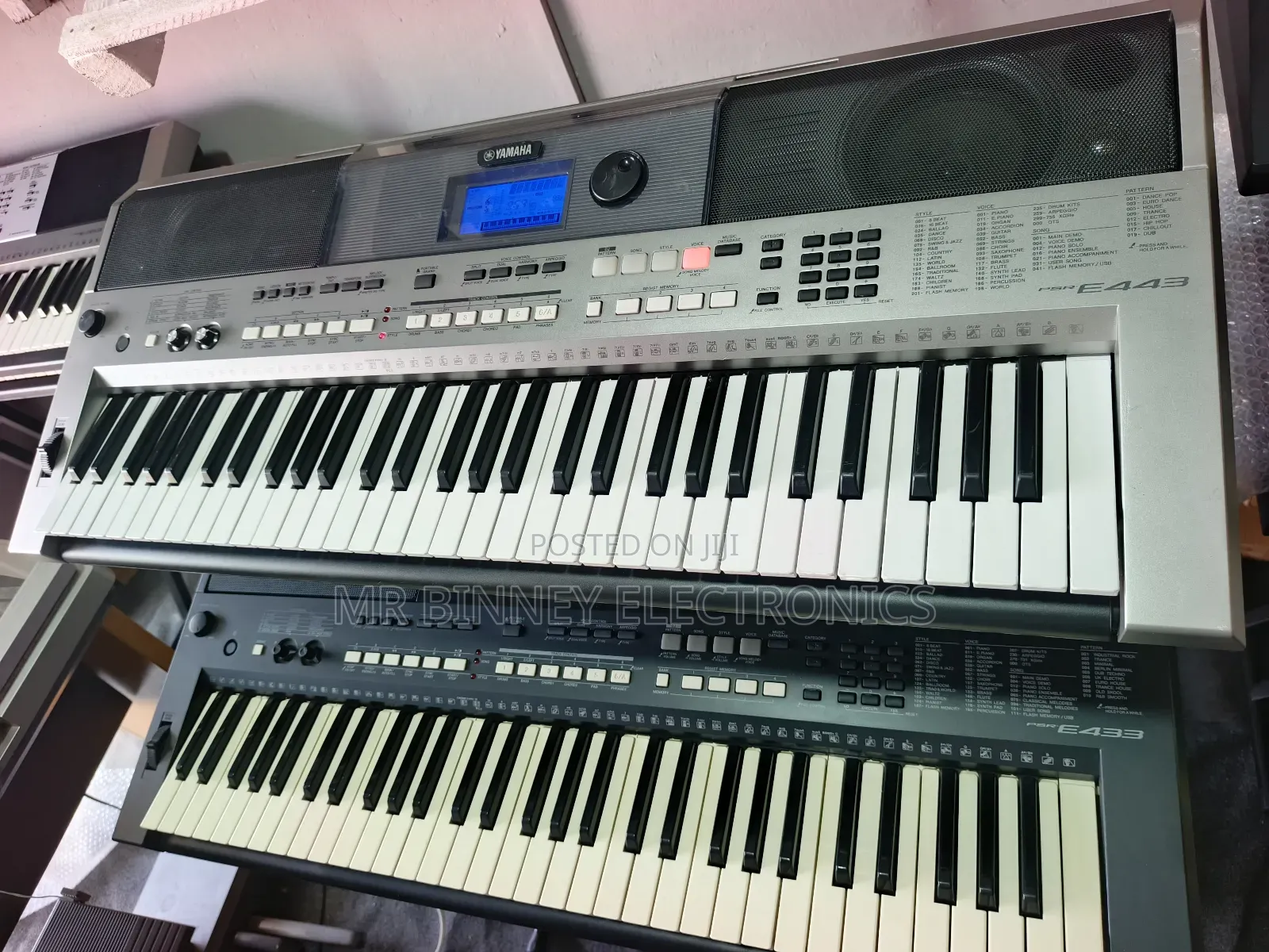 Yamaha PSR E443