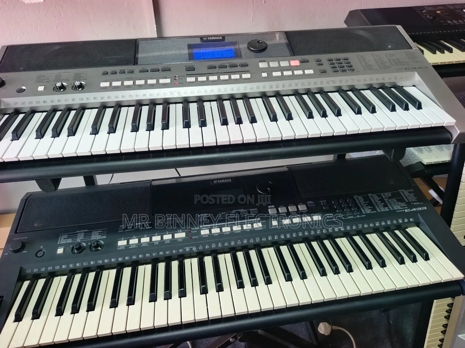 Yamaha PSR E443