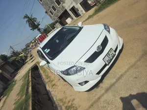 Toyota Corolla 2010 White